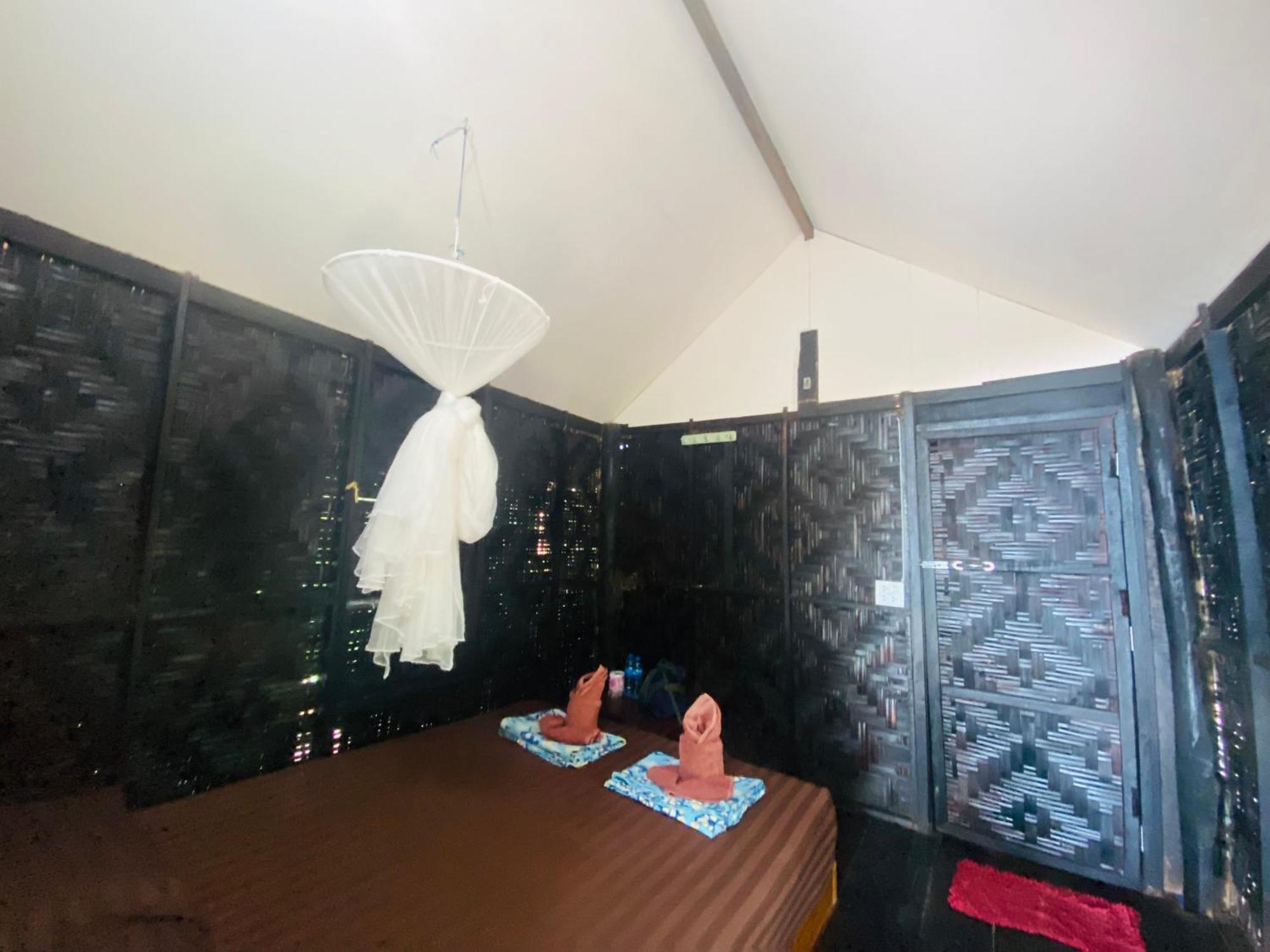 Banana Resort Koh Phayam Luaran gambar